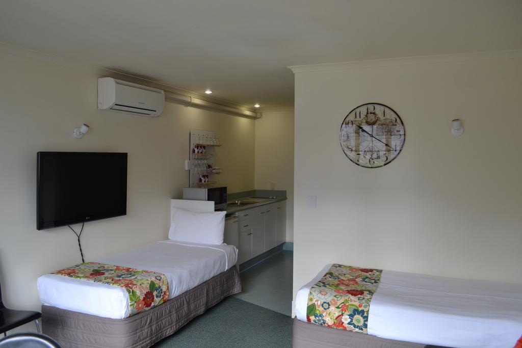 Colonial Lodge Motel Lago Lago Taupo Esterno foto
