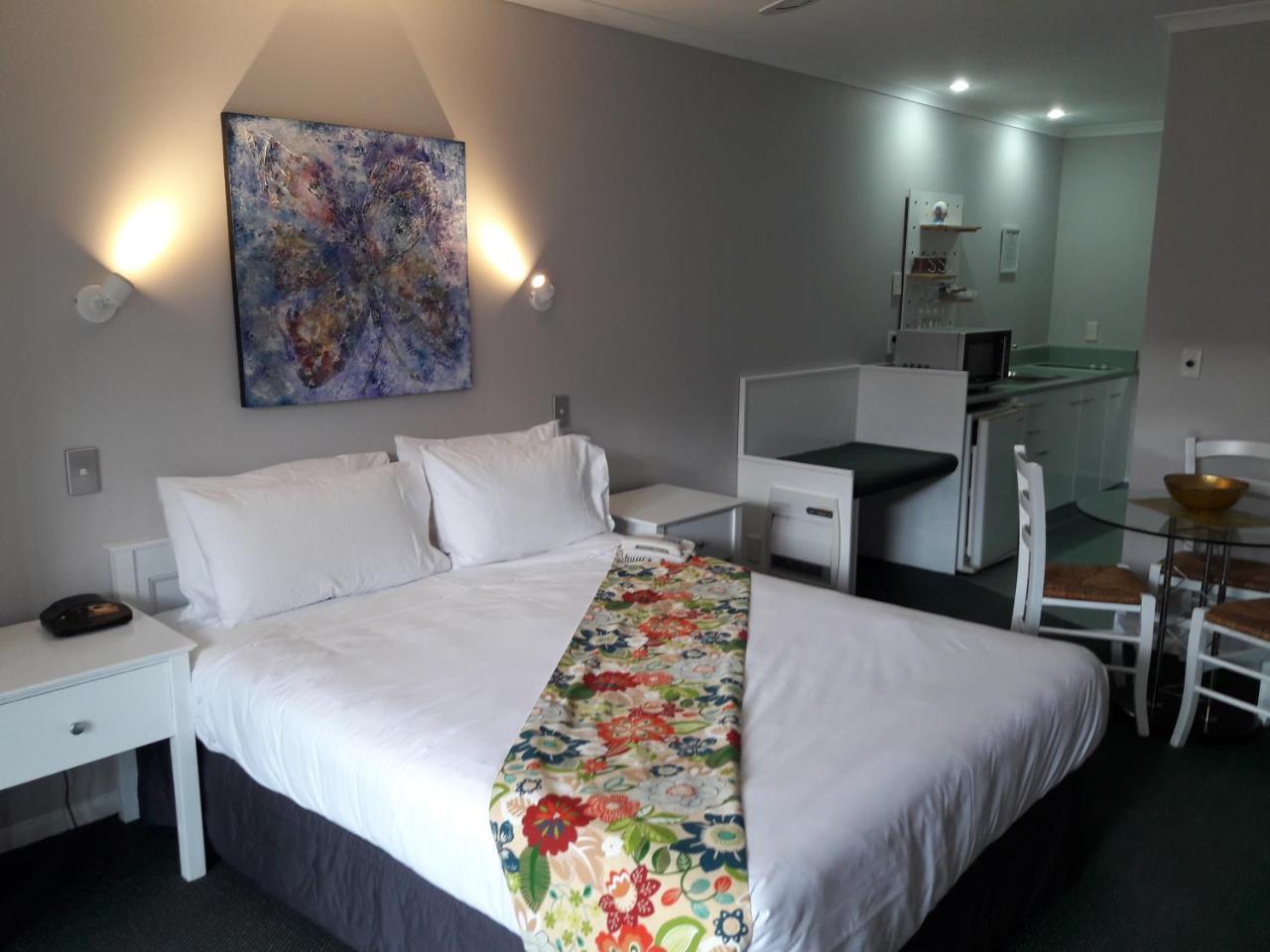 Colonial Lodge Motel Lago Lago Taupo Esterno foto