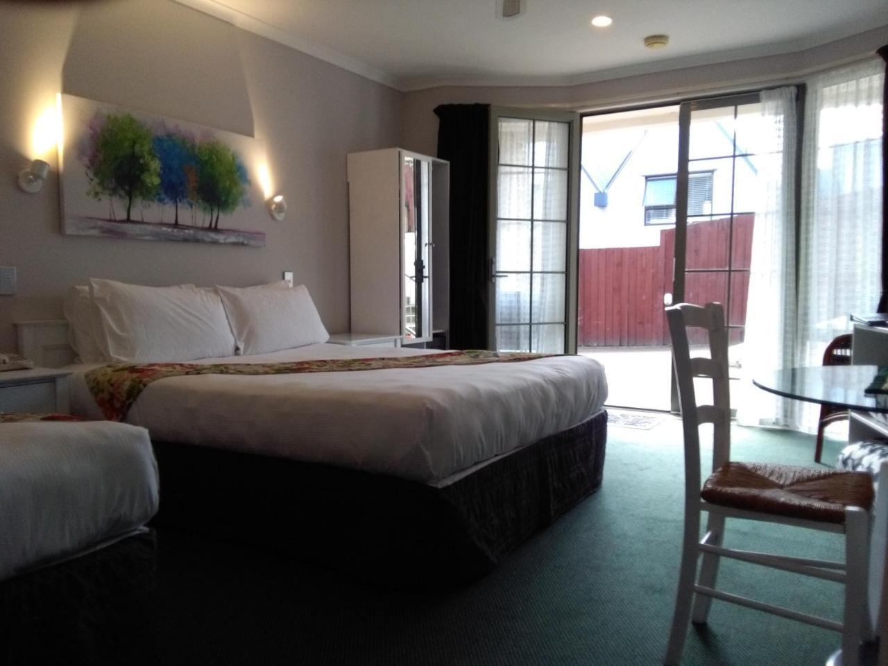 Colonial Lodge Motel Lago Lago Taupo Esterno foto