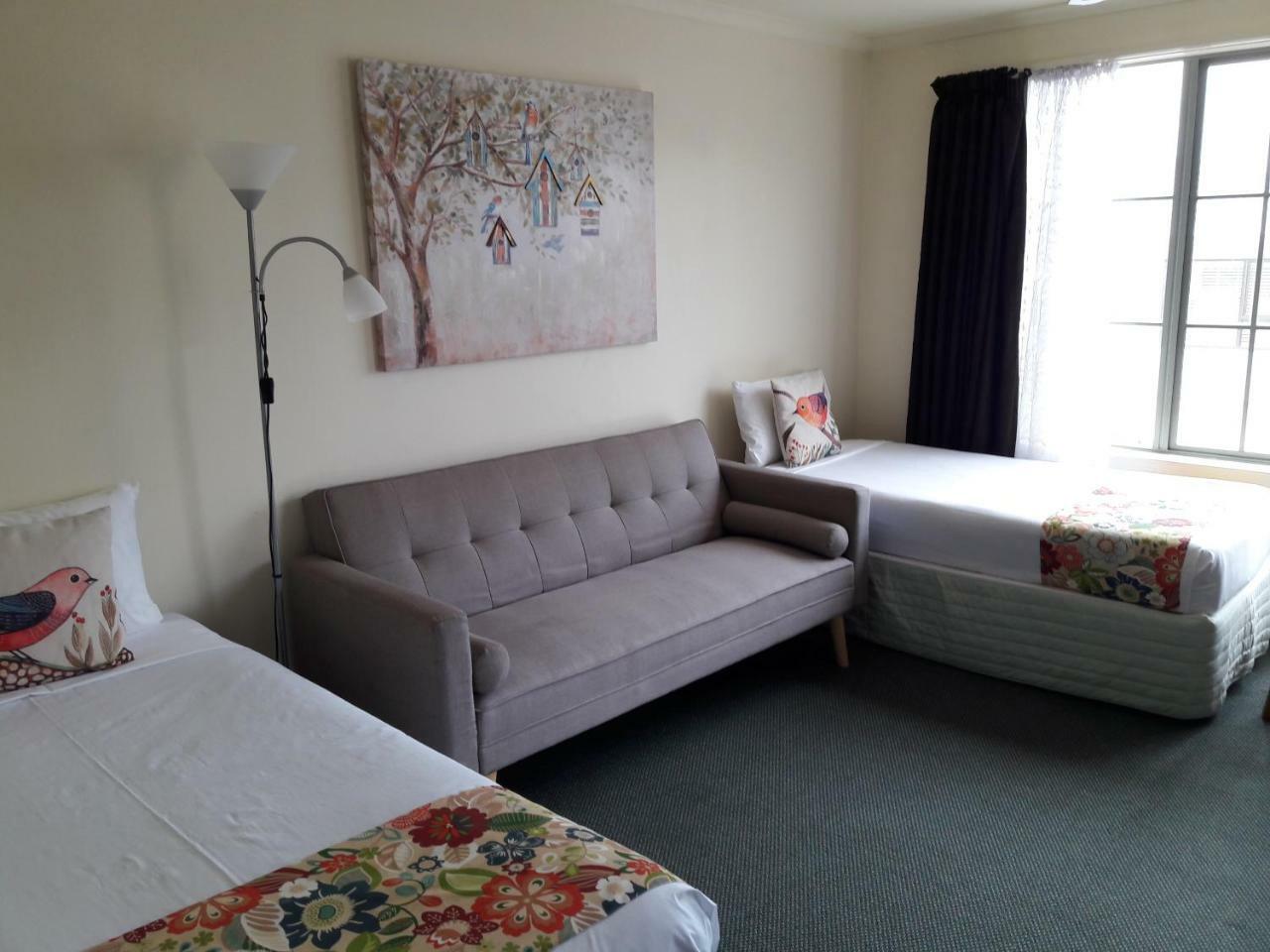 Colonial Lodge Motel Lago Lago Taupo Esterno foto
