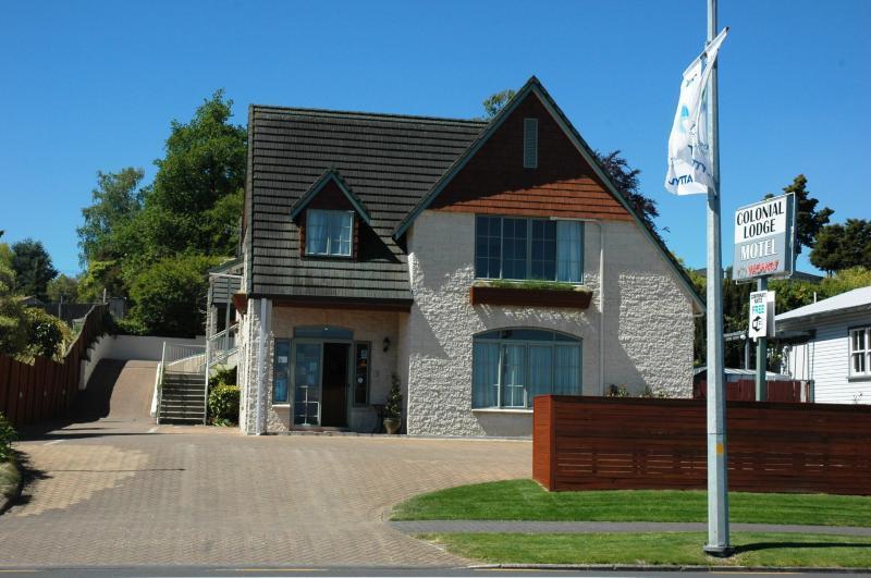 Colonial Lodge Motel Lago Lago Taupo Esterno foto